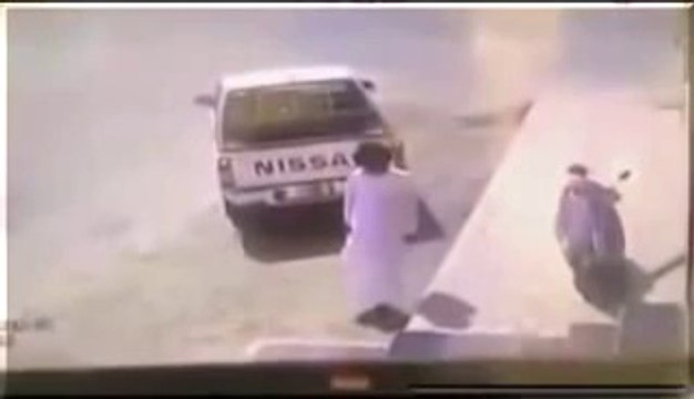 thief fail Two saudi guys fail to steal motorcycle robbery fail strange