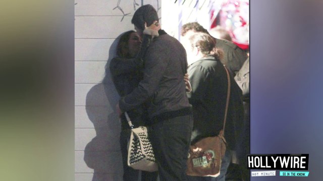 REKINDLING? MILEY CYRUS + LIAM HEMSWORK CAUGHT KISSING IN AUSTRALIA!