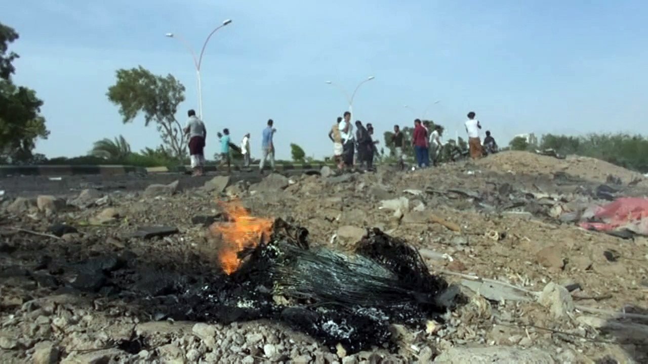 Top Yemen officials 'survive car bombing'