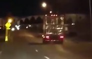 Un camion se fracasse sur un pont trop bas