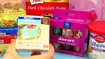 Whoopie Pie Cupcake Maker With Frosting & Sprinkles on Cake Cool Baker Toy DisneyCarToys