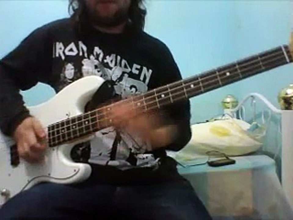 Iron Maiden-Back In The Vilage Bass Guitar Cover