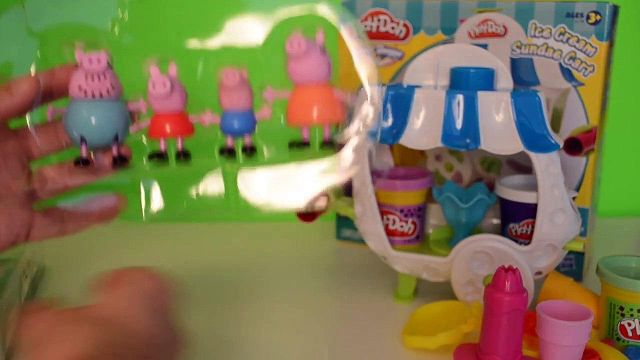 Peppa Pig George tomando Play doh Sorvete Portugues Massinha maquina modelar