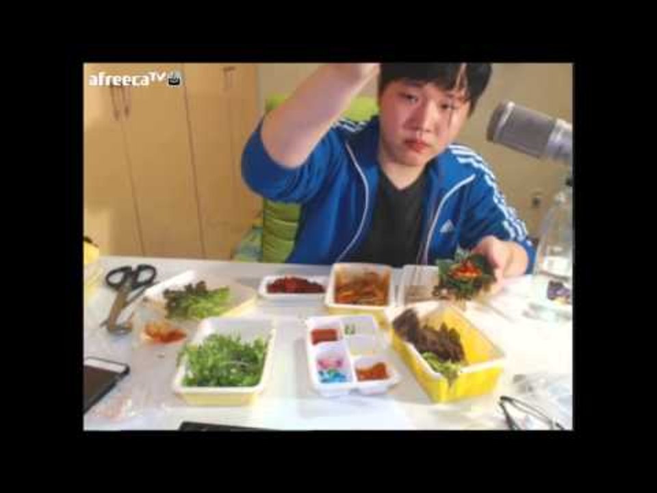 한달에 한번씩오는 미소의 먹방시간! 오늘은 보쌈먹방![양띵TV미소]먹방