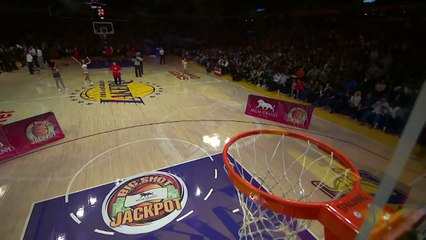 Un fan des Los Angeles Lakers gagne 87 000 euros avec un tir du milieu de terrain
