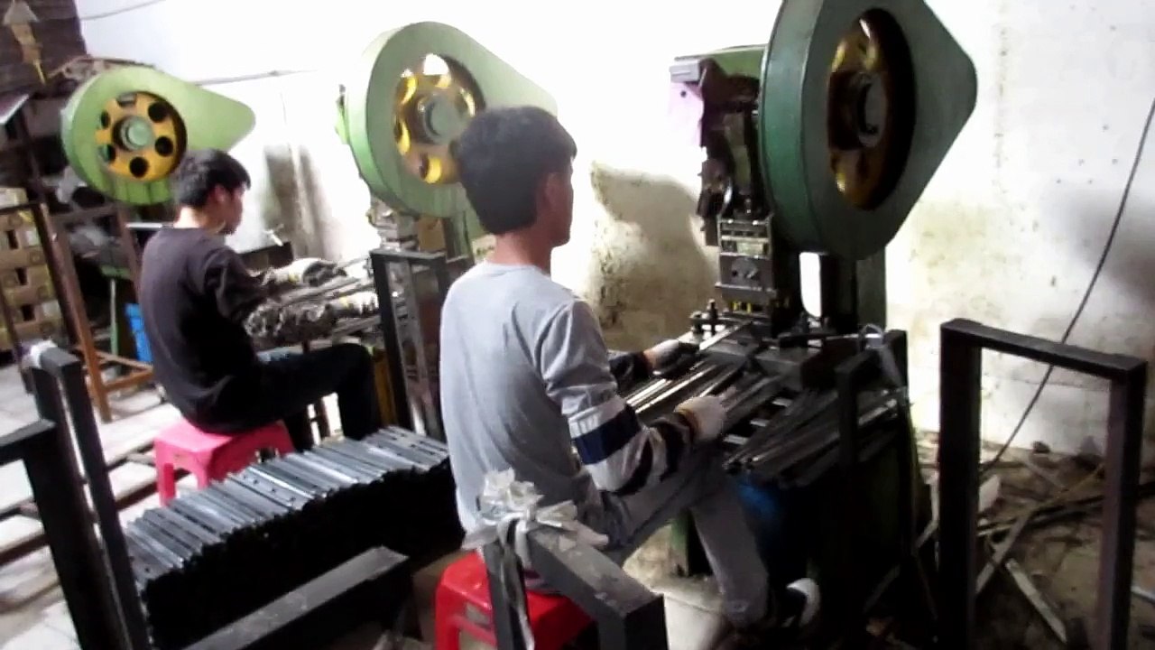 Furniture Hardware, Furniture Fittings and Cabinet Hardware - China: Soft Close & Push Open BBS / Production 1