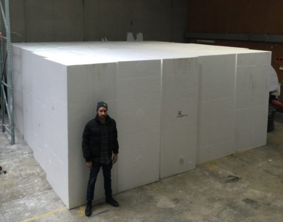 Kupio je par stotina kilograma stiropora. Ono sto je napravio ostavice vas bez rijeci!