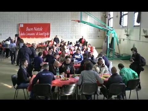Napoli - Pranzo per i detenuti di Secondigliano con i comici di Made in Sud (30.12.15)