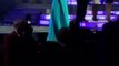 Buzz : Céline Dion garde son calme quand un admirateur monte sur scène !