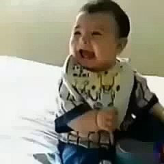 Hunharca Gülen Bebek