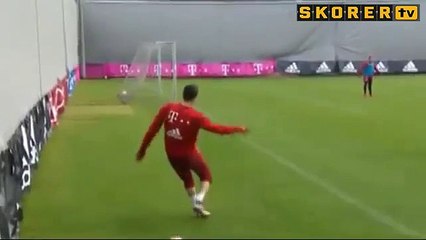 Lewandowski kornerden muhteşem gol attı!