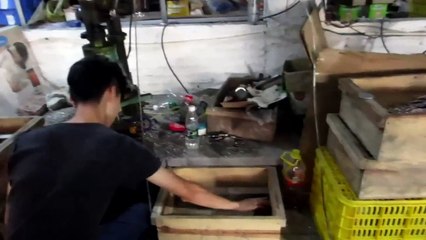 Furniture Hardware, Furniture Fittings and Cabinet Hardware -China: Inside Door Clamps / Production 6