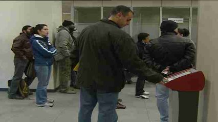 El paro baja en 2015 en 354.203 personas