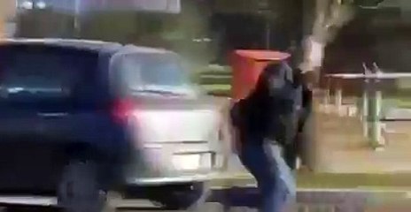 هاهو مول الصاك رجع ثاني بفيديو اخر ... مضحك هههه