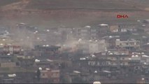 Cizre'de Çatışmalar Sürüyor, Bazı Aileler Camiye Sığındı