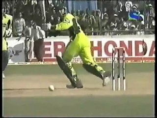 Shahid Afridi 44 (23) vs India One Day Match 2005
