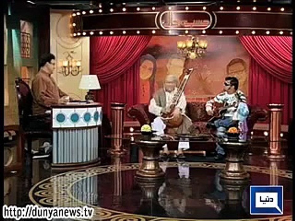 Azizi as Classic Singer vs POP Rockstar Hasb e Haal