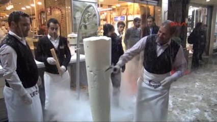 Kahramanmaraş - Kar Altında Dağıtılan 200 Kilo Dondurma 20 Dakikada Tükendi