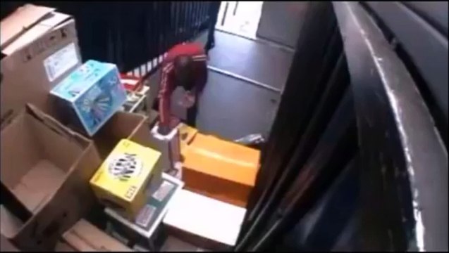 Thief Gets A Surprise - Crazy Prank