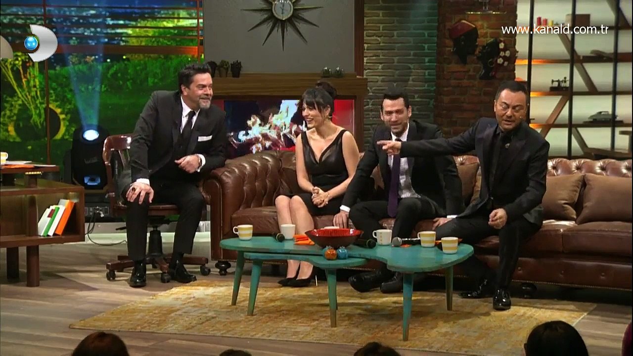 Beyaz Show Beyaz ve Serdar Ortaç arasında evlilik atışması!