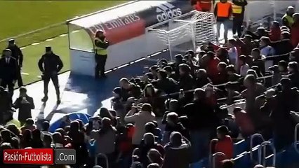 Primera Ovacion a Zinedine Zidane como entrenador del Real Madrid • 2016