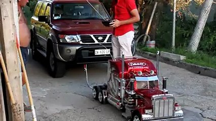 كركرتها تقول عليها تكركر في لعبة القوة لربي