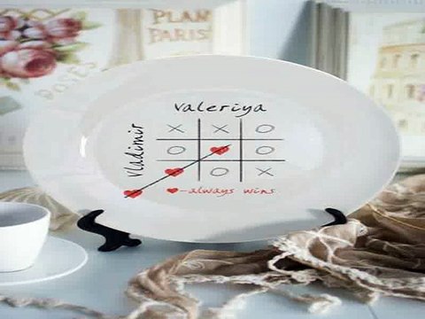 Незаменимый подарок на именины - Тарелка декоративная с вашим текстом Love always wins в г. Брянск