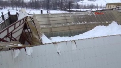 Silvan'da Bir Siteye Ait Kapalı Havuzun Çatısı Çöktü