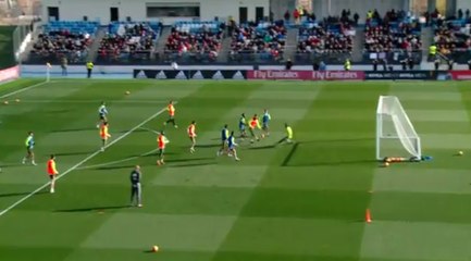 Gol de vaselina de Cristiano Ronaldo y el grito del público en su honor | 2016