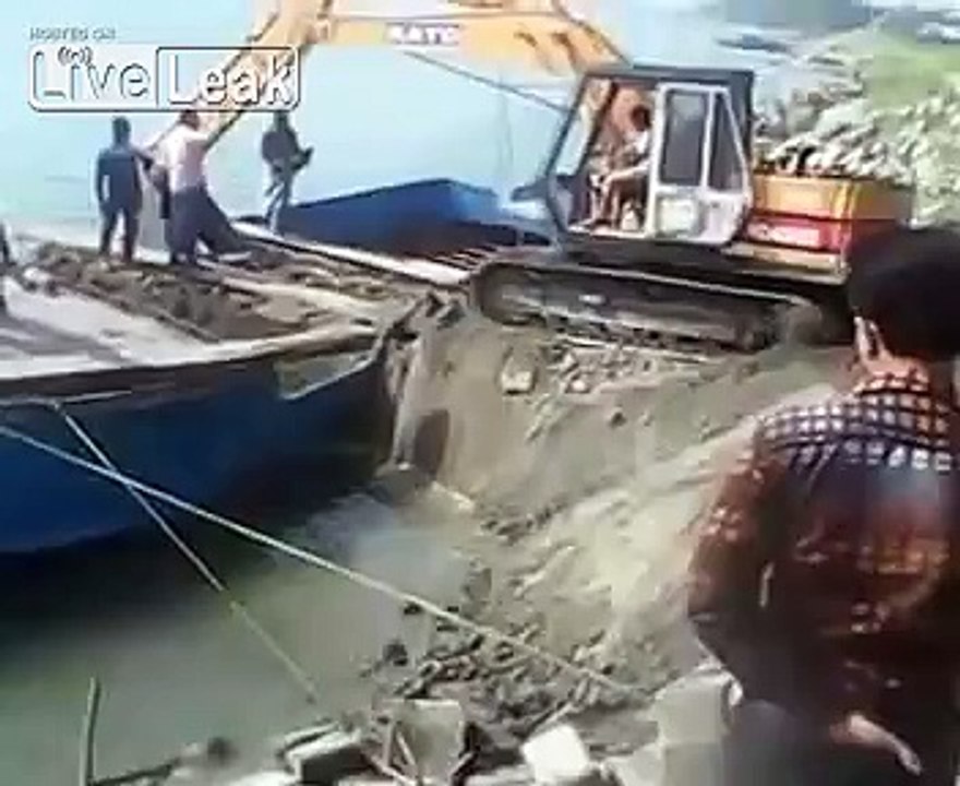 un idiot qui fait noyer tout , 05/01/2016 This Asshole Sank the Ship