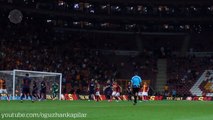 Burak Yılmazın çok net kaçırdığı gol ve Sneijderin tepkisi