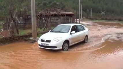 Tarım Arazilerini Su Bastı