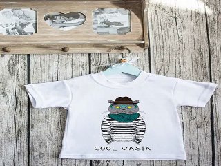 Лучший подарок на именины - Футболка детская с вашим текстом Модник в г. Сочи