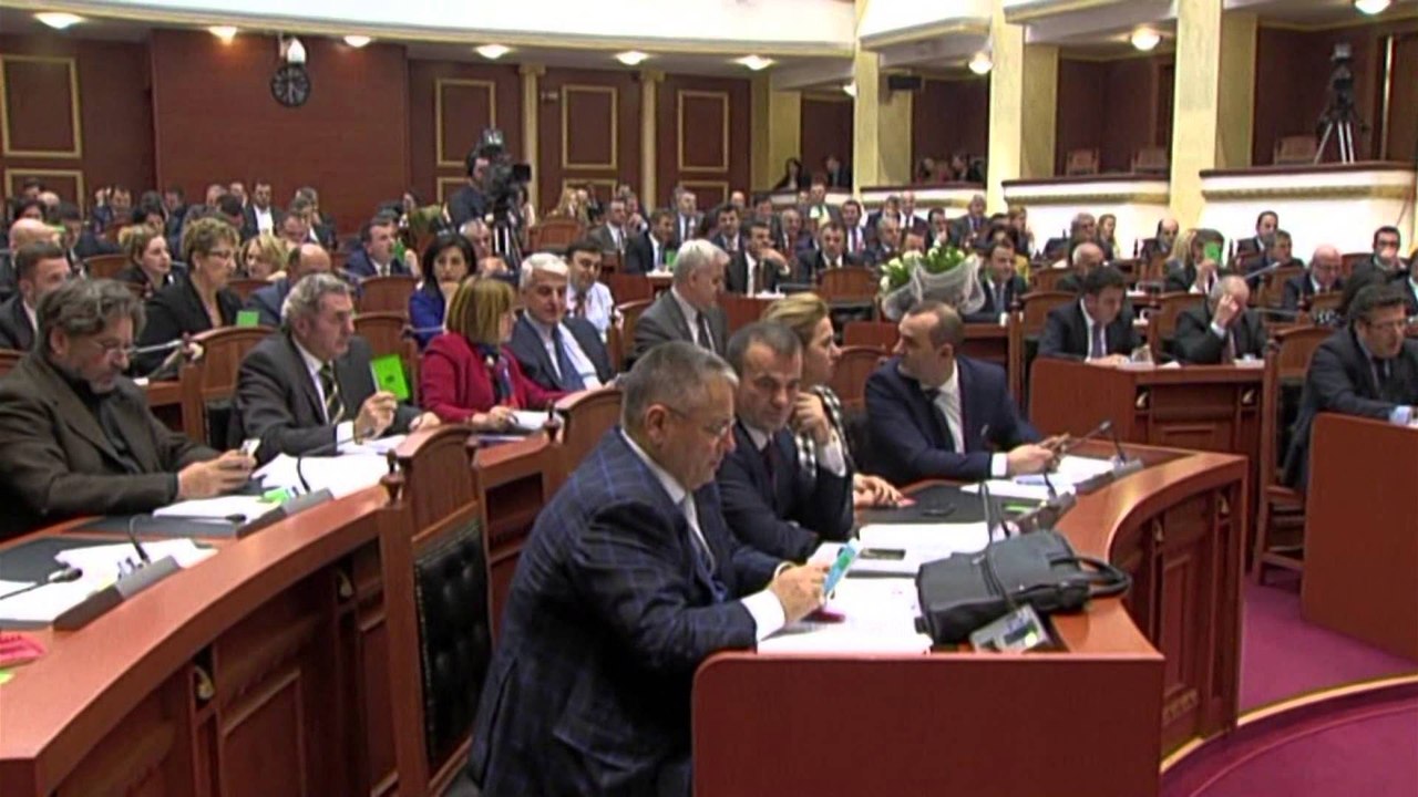 RREZIKOHET KONSENSUSI PER REFORMEN NE DREJTESI