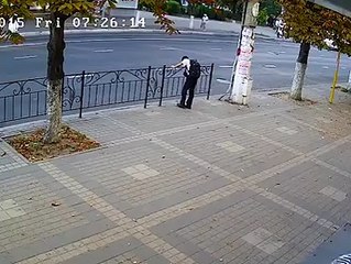destroy in second -car accident-very lucky man