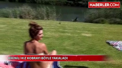 Bikinili Kız Güneşlenirken Kobra Yakaladı
