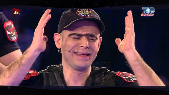 Friend Request 2016, 31 Dhjetor 2015 - Policat ne 100 milione (Pjesa e pare)