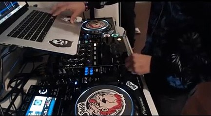 DJ BL3ND Sending a Save To DJ BL3ND JR In Live Stream !_(640x360)