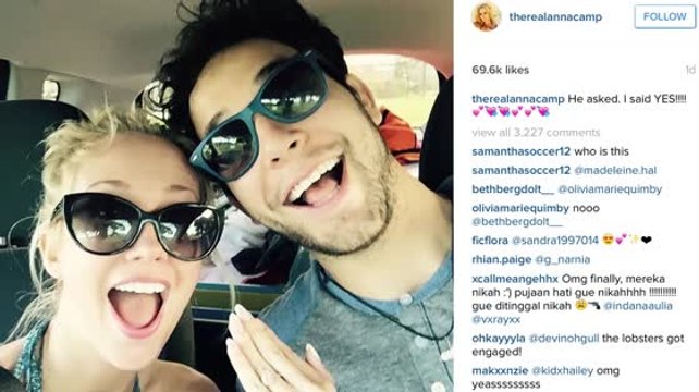 Anna Camp y Skylar Astin estan comprometidos