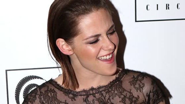 Kristen Stewart Smiles at the NY Film Critics Award