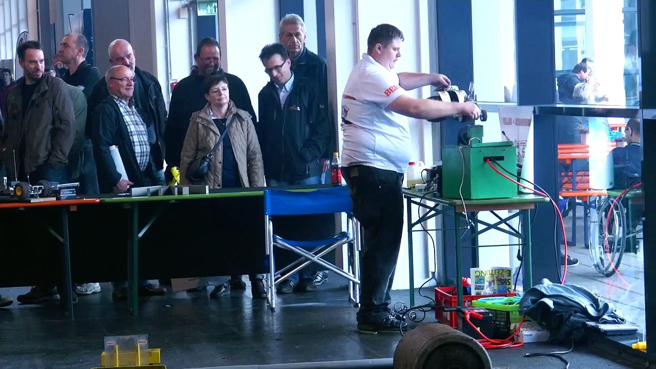 RC TRACTORPULLING POWERFUL RC TRACTOR IN ACTION AMAZING !!! / Faszination Modellbau 2015