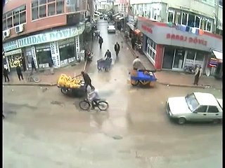 Komedi Filmi Gibi Mobese Görüntüleri