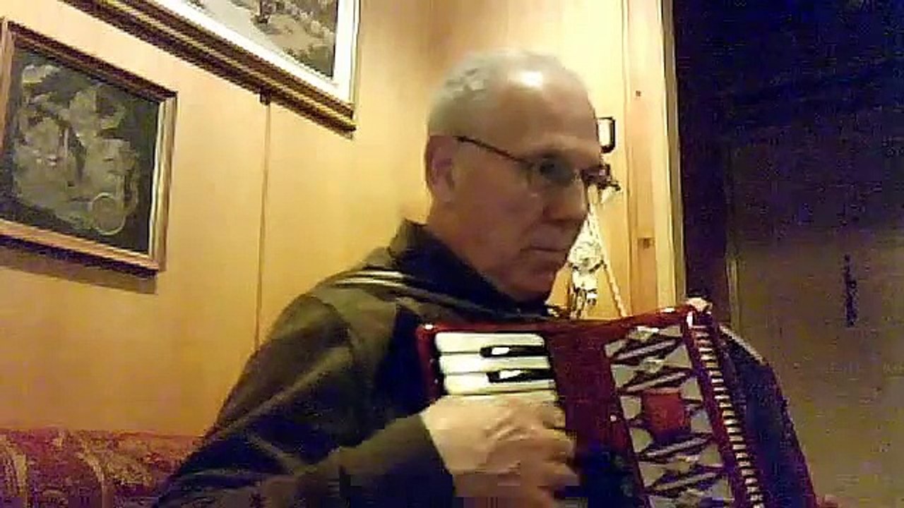 A SAINT TROPEZ Ricky Norton - Twist a Saint Tropez