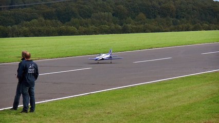 WIZARD M GIANT RC TURBINE MODEL SPORT TRAINER JET DEMO FLIGHT / Jetpower Messe 2015