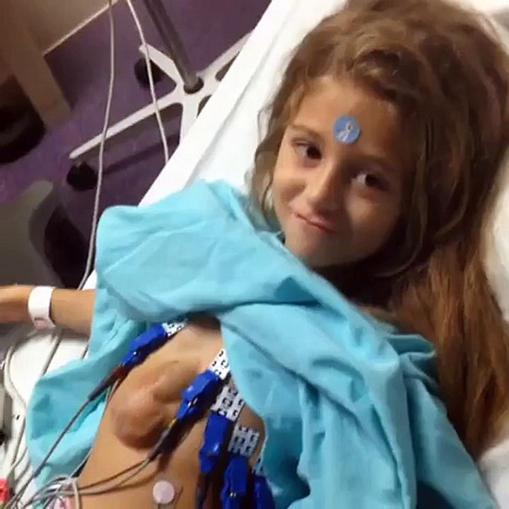 Little-Girl-Was-Born-With-Her-Heart-On-The-Outside