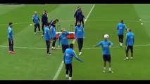 Les nouveaux skills de Neymar à l'entrainement