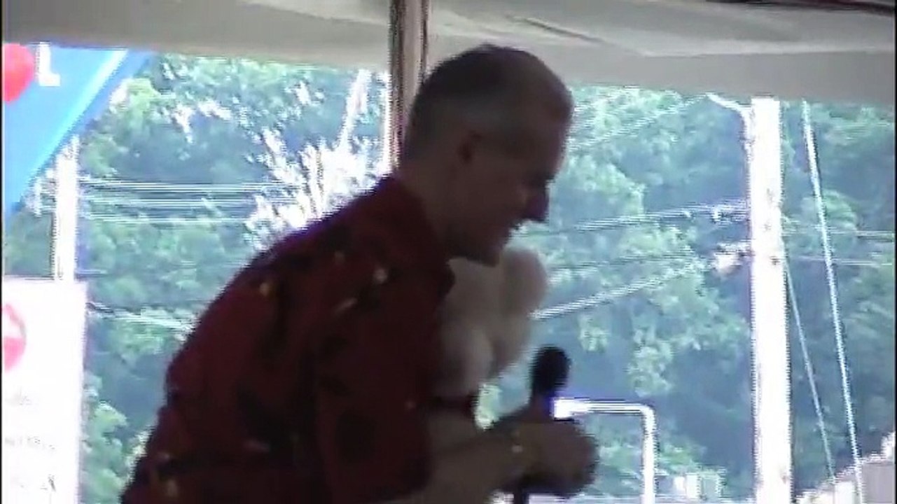Chris Drummond sings 'Teddy Bear' Elvis Week 2004