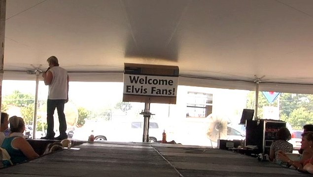 Chris Wilson sings 'Honky Tonk Angel' Elvis Week 2007