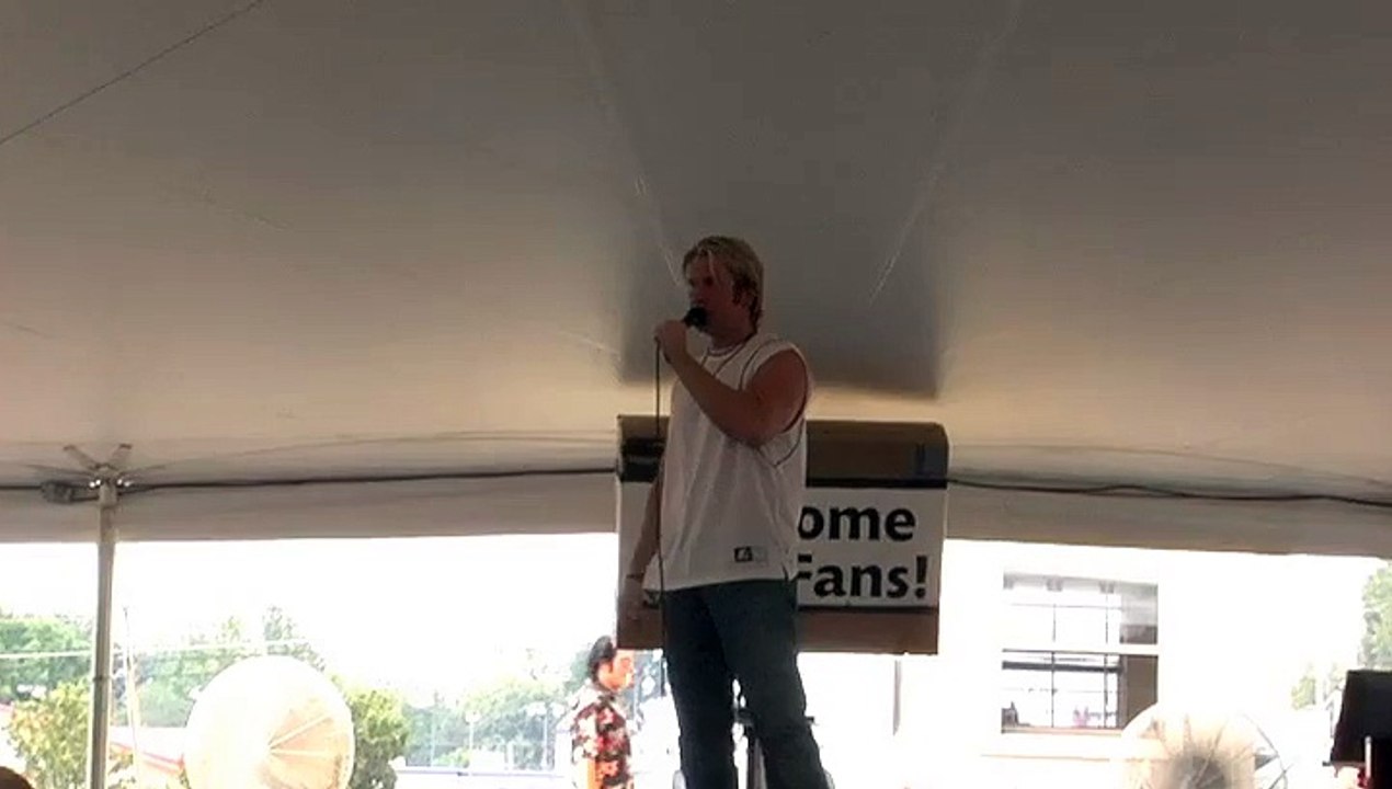 Chris Wilson sings 'I'll Remember You' Elvis Week 2007