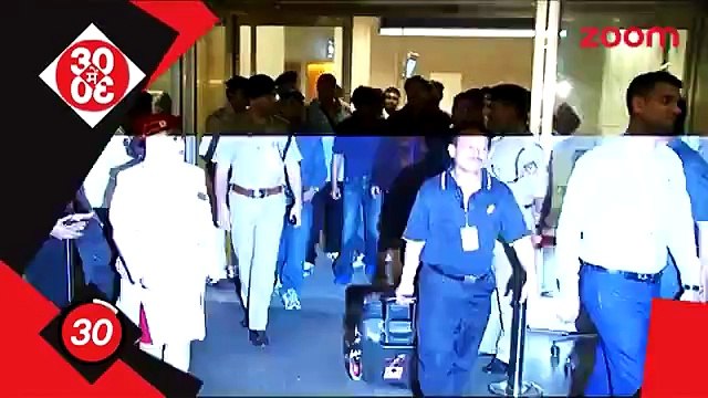 Shah Rukh Khan spotted at Mumbai airport Bollywood News #TMT